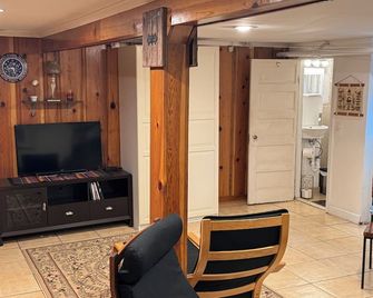 First Floor One Bedroom Apartment with Full Kitchen & Bath - Washington D. C.