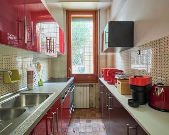 Crimson Guest House - Roma - Cocina