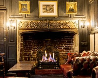 The Mermaid Inn - Rye - Lounge