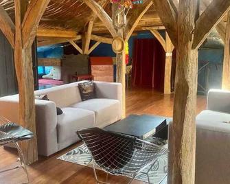 Manoir 4 étoiles à Pech-Luna avec piscine privée et cheminée - Pech-Luna - Sala de estar