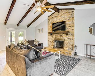 Pool, Game Room, Fast WiFi, 25 mile biking trail - Wichita Falls