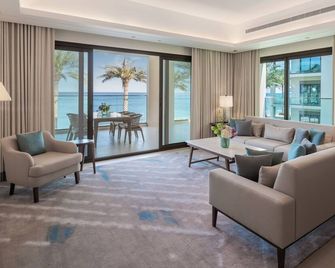Address Beach Resort Fujairah - Sharm - Living room