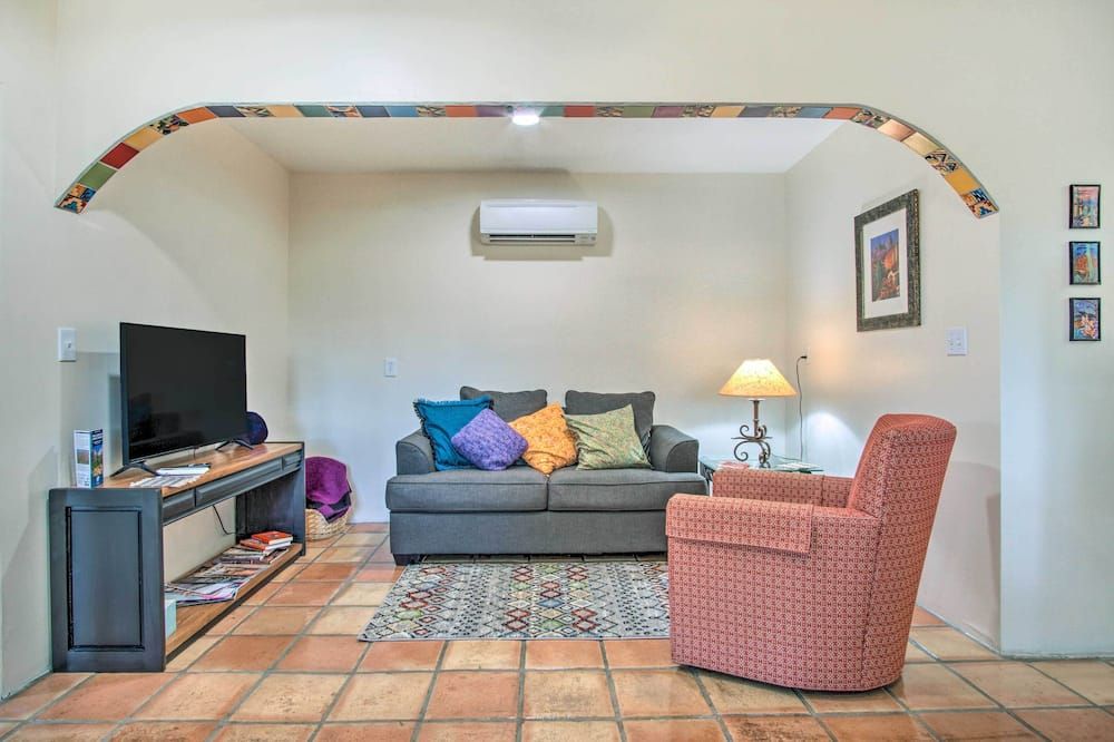 Charming Tucson Casita Near Hiking and Biking! - Tucson - Pokój dzienny