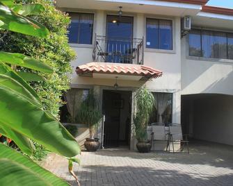 Hotel Santa Maria Inn - Alajuela - Building