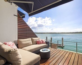 Riverfront Apartment, Perfect Location - Noosaville - Balcony