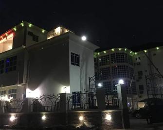 Toprate Luxury Hotel - Owerri - Edificio