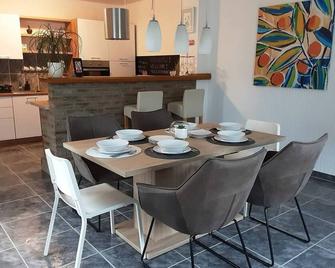 Villa Sorella beautiful 3-Bedroom Villa in Karanac - Valpovo - Comedor