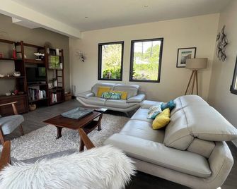 Beautiful, bright vacation home with a large garden, just a 4-minute walk from the beach - Piriac-sur-Mer - Salon
