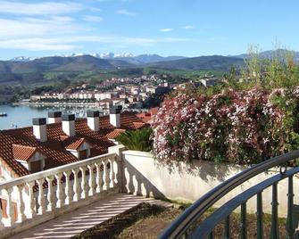 Large Village House With Magnificent View - San Vicente de la Barquera - Balkon
