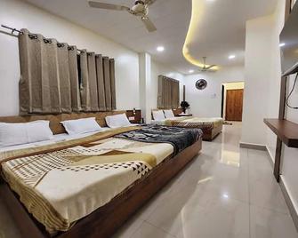Hotel Anantshree Inn Shree Mahakaleshwar Temple Ujjain - Ujjain - Bedroom
