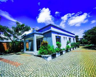 Martins Expert Home - Gisenyi - Building