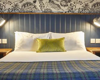 New Inn by Greene King Inns - Newport - Camera da letto