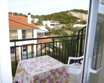 Alexandros Guest House - Skiathos - Balcony