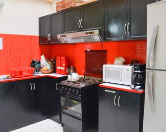 Tupac Lima Airport - לימה - מטבח