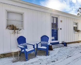 Cozy apartment, private beach & jacuzzi - Westbrook - Binnenhof