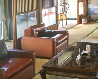 Wafu Guesthouse Kashiwaya - Fujikawaguchiko - Olohuone