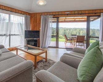 Whispering Pines Cottages - Norfolkøya - Stue