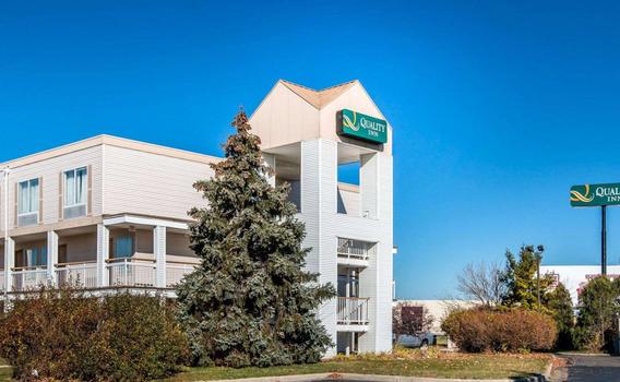 Quality Inn 42 6 7 Holland Hotel Deals Reviews Kayak