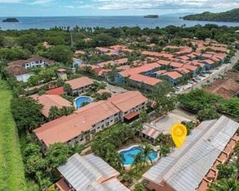 Ocean Paradise #6 · 1 bedroom 1 bath loft - Playa Matapalo