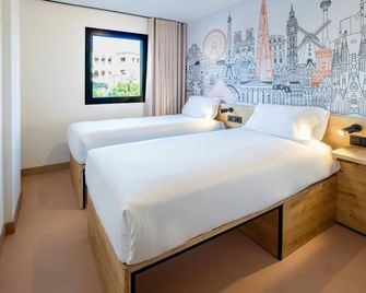 Easyhotel Alicante Centro - Alicante - Habitación