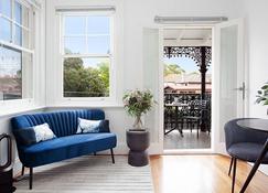 Beautiful Studio in Heritage Building with Balcony - Sydney - Huiskamer