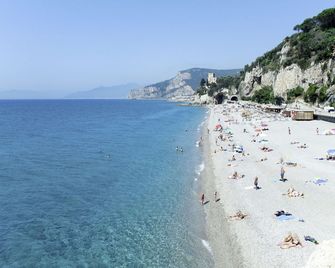 Lovely apartment for 6 people with TV - Finale Ligure - Strand