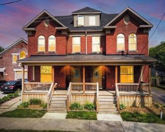 Contemporary Vintage Home Near Downtown - Columbus - Building