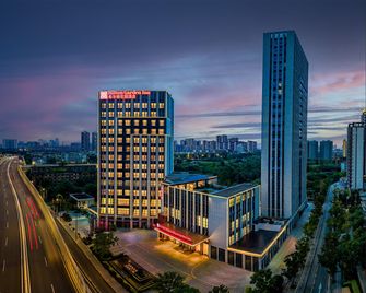 Hilton Garden Inn Chengdu East Railway Station - Çengdu - Bina