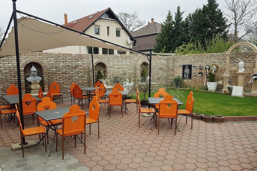 Attila Hotel Budapest - בודפשט - פטיו