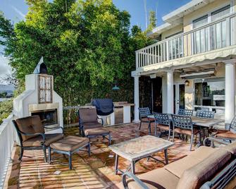 Private Beach with Great Views! 4BR Waterfront Home - Novato - Patio