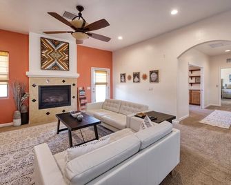 The Cactus House - Sierra Vista - Sala de estar