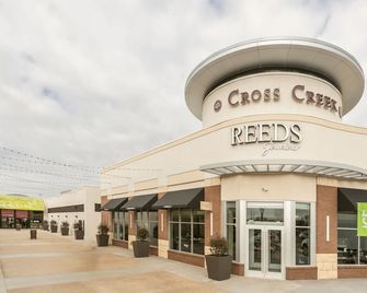 فور بوينتس باي شيراتون فايتفيل فورت راج - فايتيفيلي (نورث كارولينا) - مبنى