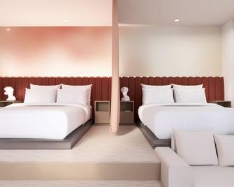 Rose - Hôtel Invisible - Quebec - Quarto