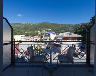 San Nectarios - Parga - Balkong
