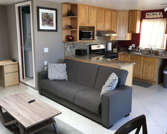 Newly Remodeled Private Garden Cottage - San Francisco - Kitchen