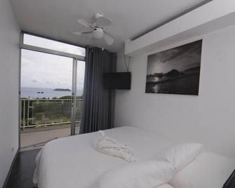 El Faro Beach Hostel - Manuel Antonio - Schlafzimmer