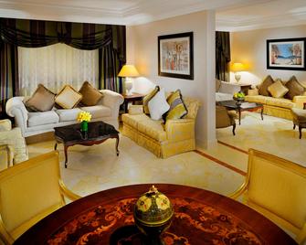 JW Marriott Hotel Kuwait City - Kuwait City - Living room