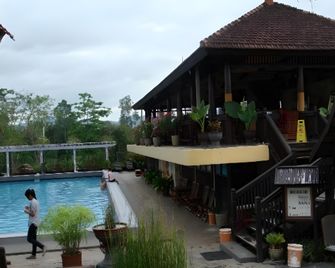Wonua Monapa Hotel Resort - Kendari - Restaurant