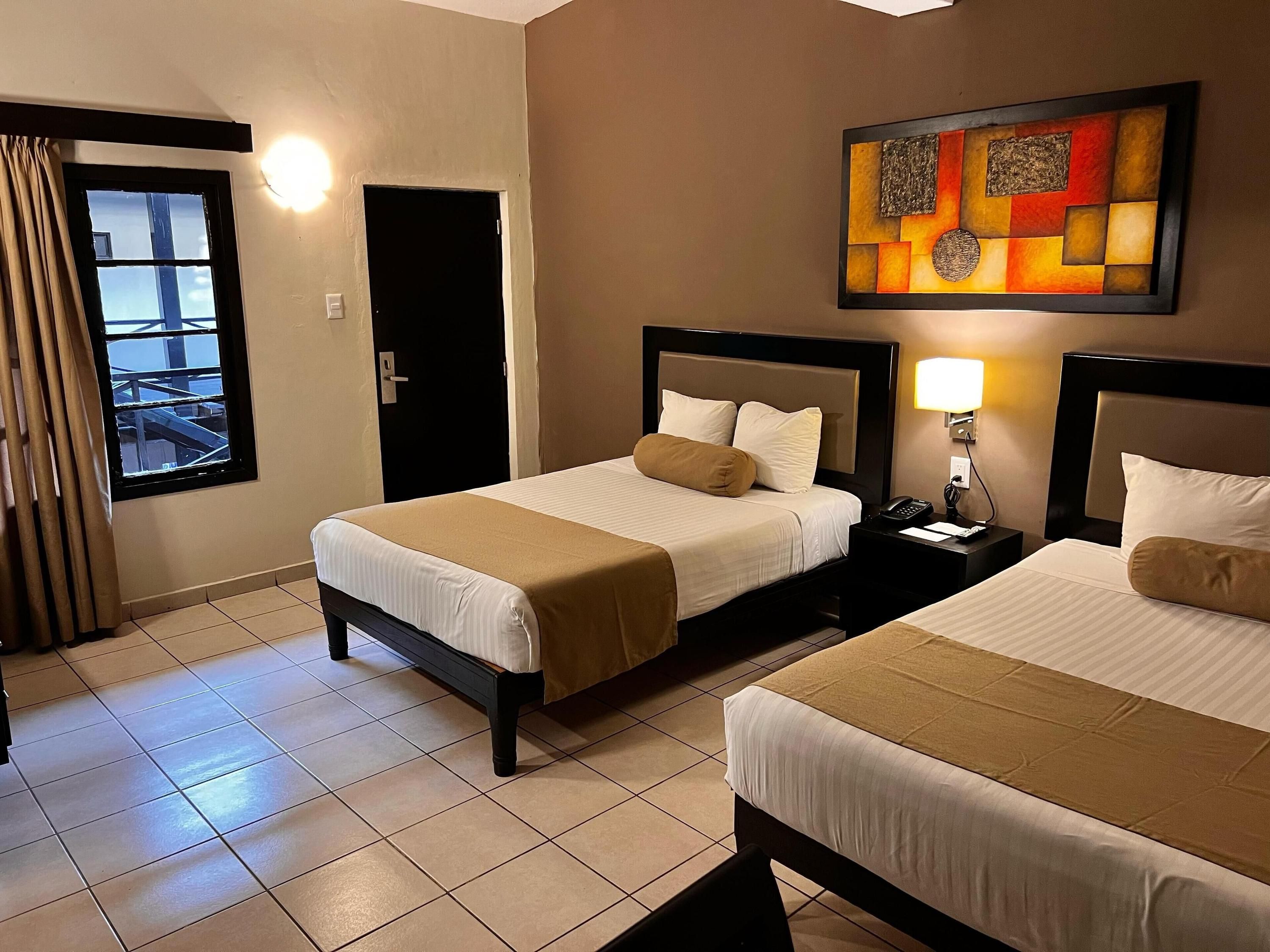 Hotel La Siesta Malecón - מזטלאן