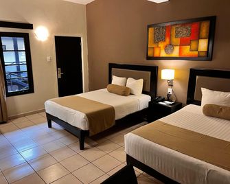 Hotel La Siesta Malecón - מזטלאן