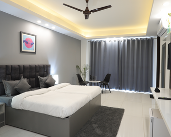 Housr Marathahalli Near Bagmane Constellation Park - Bengaluru - Bedroom