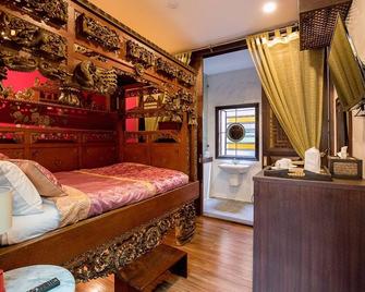 Songkhla Tae Raek Antique Hotel - Songkhla - Bedroom