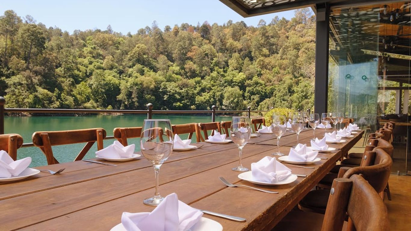 Zirahuen Forest And Resort