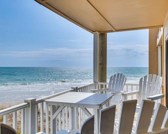 Steps to the Beach Oceanfront Condo with Lanai! - North Topsail Beach - Balcony