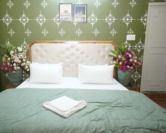 Hill Side Inn By Purple Tree Villa ( Shimla) - Shimla - Bedroom