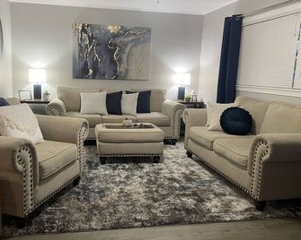 Cozy 2br Lincoln House - Enid - Huiskamer