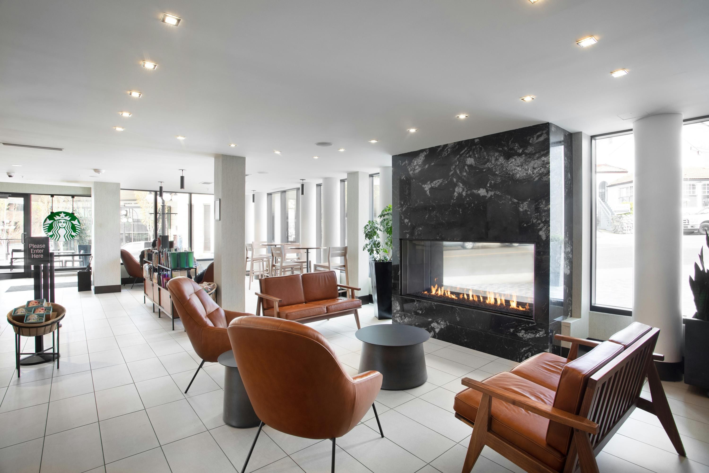 DoubleTree by Hilton Hotel & Suites Victoria - Victoria - Lobby