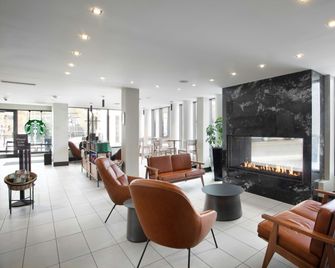 DoubleTree by Hilton Hotel & Suites Victoria - Victoria - Lobby