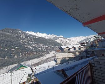 Roop Mountain Homestay - Manali - Balcony