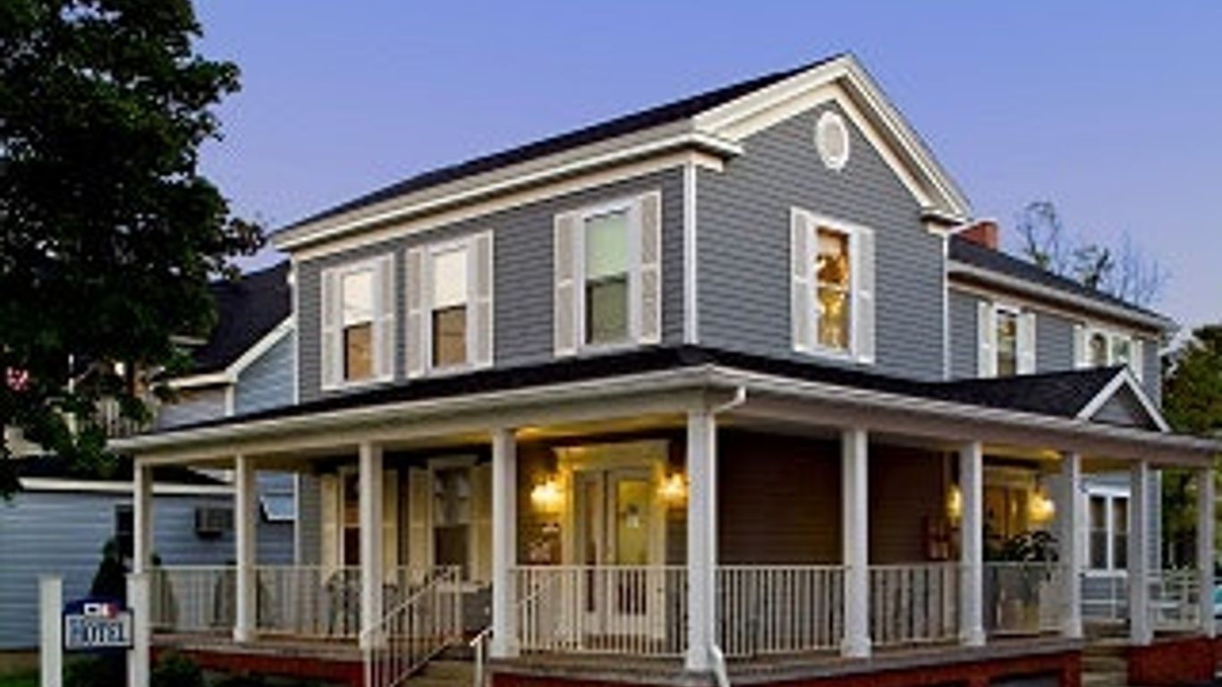 Skaneateles Suites